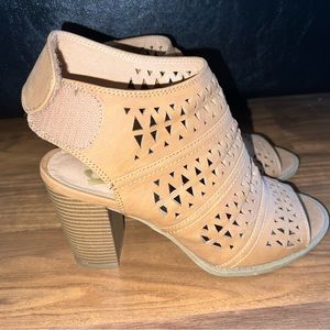 Beautiful Report heels